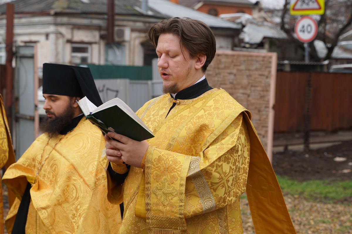 Воскресный молебен в праздник собора новомучеников и исповедников Церкви Русской